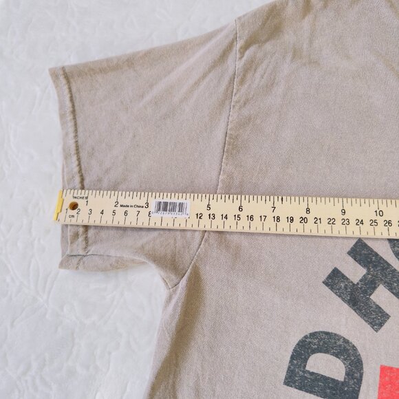 Graphic Tee. Unisex. Size L - Picture 6 of 14